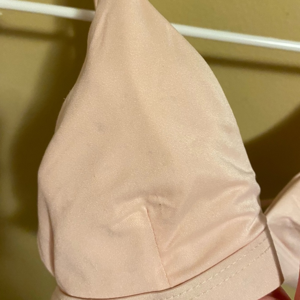 Light pink bikini top with adjustable straps - Picture 5 of 7